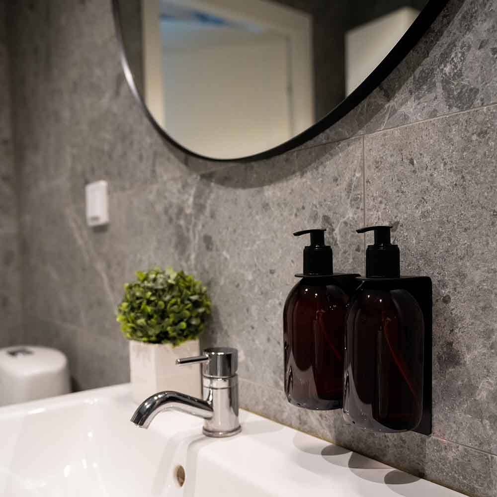 Base Saippuapumppu - Matta Musta