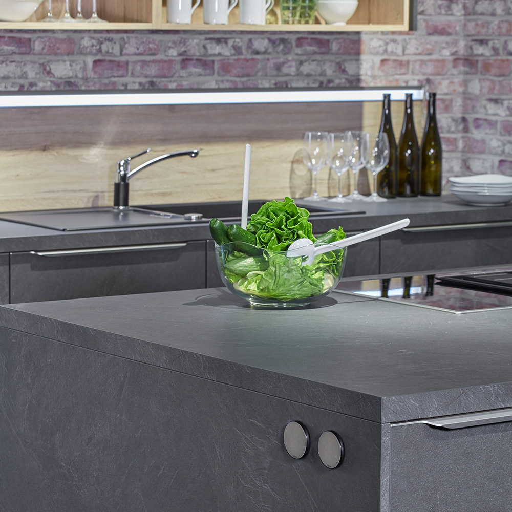 Pistorasia One - Ruostumaton/Musta